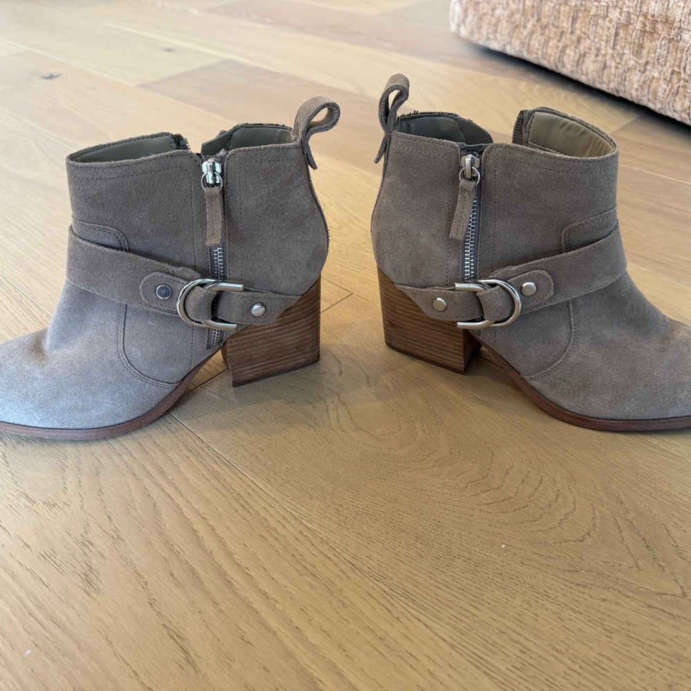 Women's Suede Ankle Boots - tan